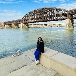 Meet your Posher, Dana